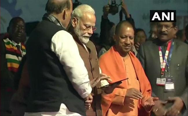 #DefenceExpo2020 : पीएम मोदी ने किया उद्‌घाटन, कहा-भारत सिर्फ बाजार नहीं, बहुत बड़ा अवसर