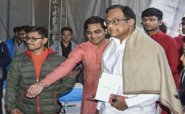 पी चिदंबरम ने कहा, सरकार की तीन बड़ी गलतियों से अनियंत्रित हो गयी अर्थव्यवस्था