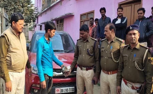 सहरसा : पूर्व मुखिया के चालक ने रची फर्जी लूट की साजिश, पुलिस ने कार से बरामद किया कैश