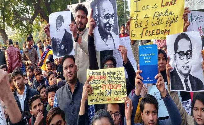 " संविधान से छेड़छाड़ करने नहीं देगी तृणमूल "