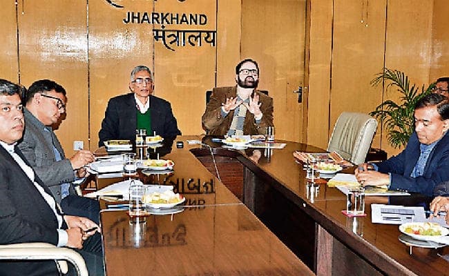 रांची : खुले में शौच से मुक्ति के लिए युद्ध स्तर पर करें काम : परमेश्वरण अय्यर