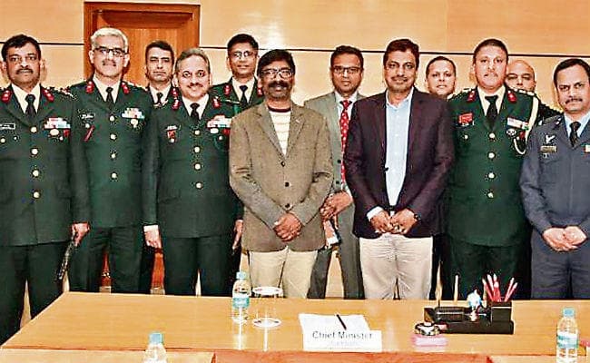 सेना की वर्दी को देख होता है अभिमान : हेमंत सोरेन