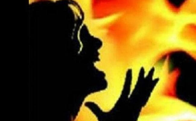 महाराष्ट्र: एक तरफा प्यार में जिंदा जलायी गयी महिला टीचर की स्थिति नाजुक