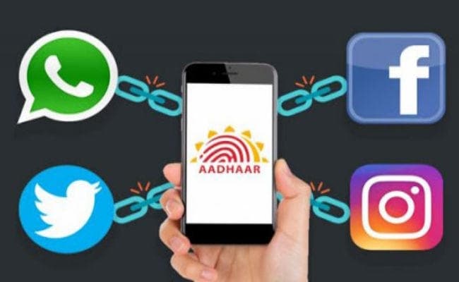 सोशल मीडिया अकाउंट को आधार से जोड़ने को लेकर सरकार की तरफ से आया यह बयान…