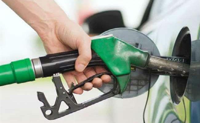 कोरोना वायरस के कारण कच्चे तेल के दाम में आयी गिरावट, 20 दिनों में पेट्रोल 2.84 सस्ता