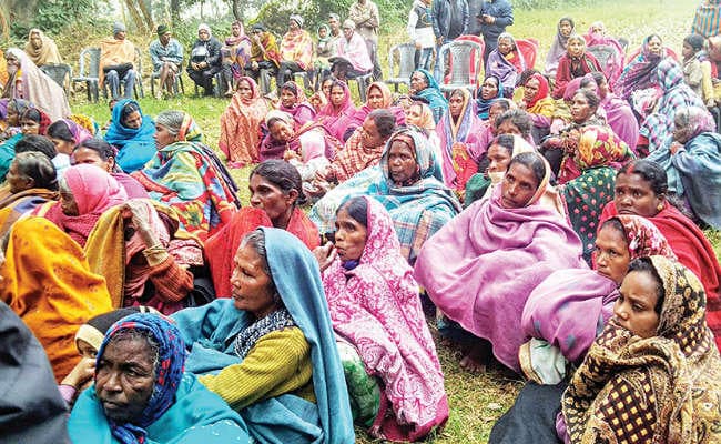 परेशानियों और संघर्षों से भरी है गांव की जिंदगी, पर लोगों ने आस छोड़ी नहीं है