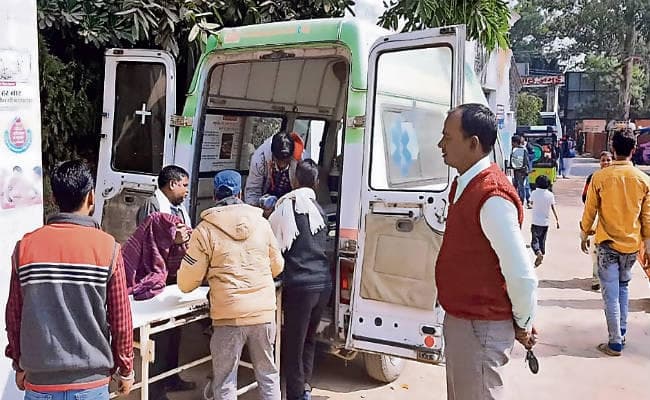 ऑक्सीजन के सहारे मुंगेर से रेफर होकर एंबुलेंस से आई मरीज का भागलपुर अस्पताल में नहीं हुआ इलाज, बताई ये वजह..