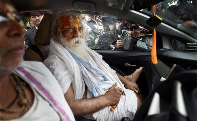 राम मंदिर ट्रस्ट में शामिल नहीं करने पर महंत नृत्य गोपाल दास हुए नाराज, मनाने पहुंचे BJP  नेता बैरंग लौटे