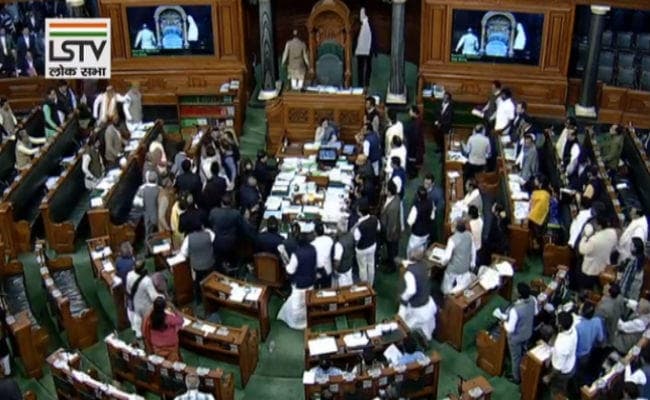 ''मोदी को डंडे मारेंगे'' वाले राहुल गांधी के बयान पर लोकसभा में हंगामा, हर्षवर्धन की ओर दौड़े कांग्रेसी सांसद