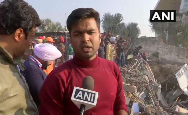 पंजाब के मोहाली में तीन मंजिली इमारत ढही, कई लोगों के मलबे में फंसे होने की आशंका