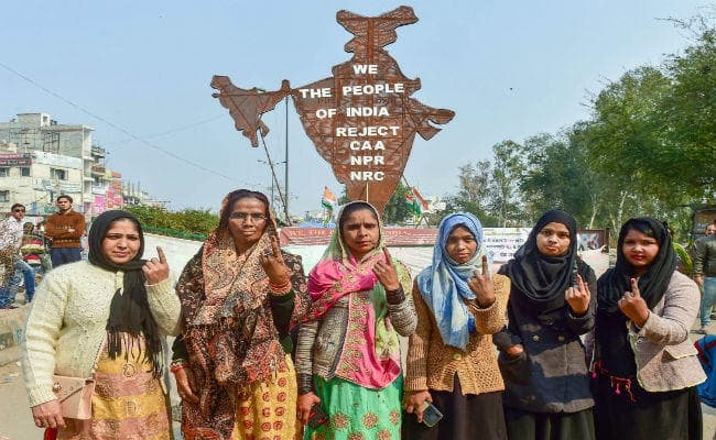 #DelhiElection2020 : सीएए के खिलाफ प्रदर्शन जारी रखने के लिए शाहीन बाग की महिलाओं ने बारी-बारी से किया मतदान