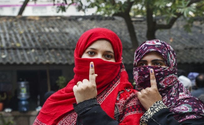 Delhi Assembly Election 2020 : EVM में कैद दिग्‍गजों का भविष्य, 57% से अधिक मतदान