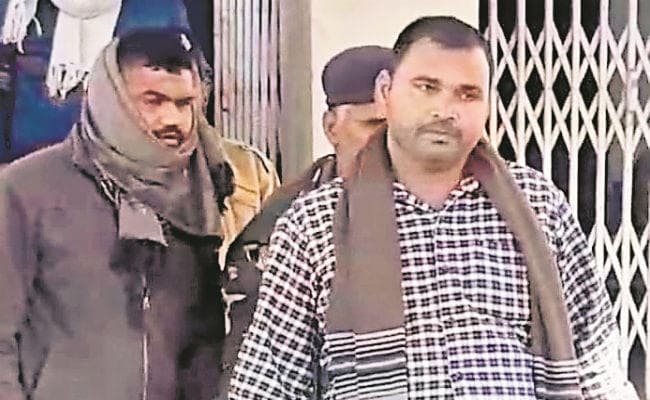 पटना : पाटलिपुत्र थाने के पीछे खटाल में एएसआइ व सिपाही पी रहे थे शराब, लगा रहे थे ठुमके