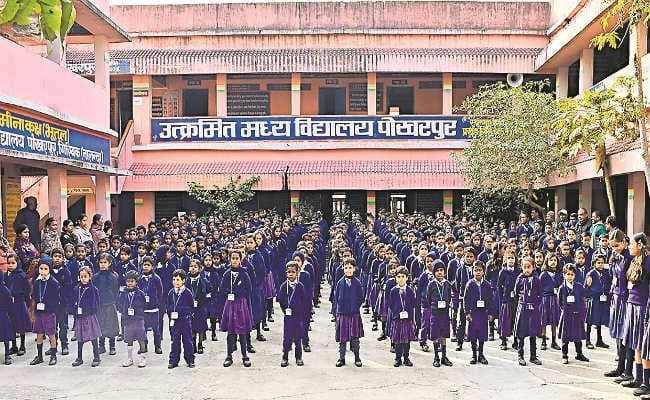 नालंदा : व्यवस्था सुधारी, तो प्राइवेट स्कूलों से नाम कटा सरकारी स्कूलों में एडमिशन लेने आये बच्चे