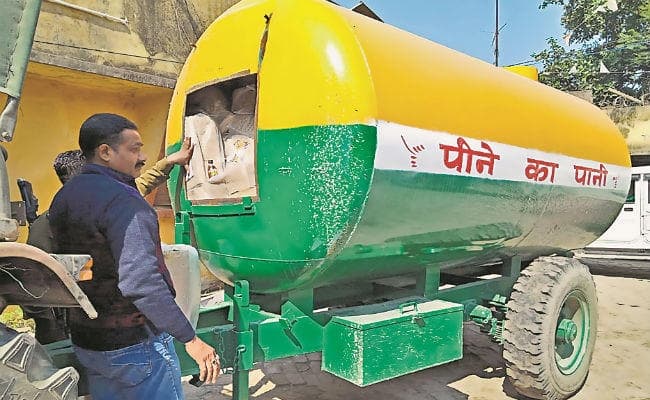 सारण : पानी के टैंकर से शराब बरामद, हरियाणा से लायी जा रही थी शराब