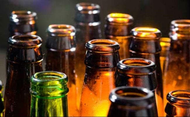 शराब तस्करी को लेकर बड़ी कार्रवाई : गौरीचक के थानाध्यक्ष सस्पेंड, नौ लाइन हाजिर