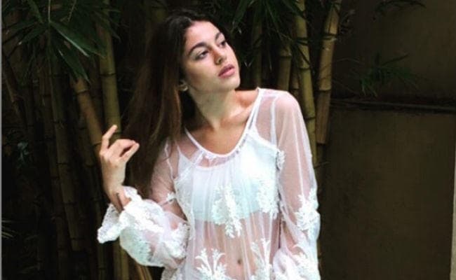 खुद को सीमित नहीं करना चाहती अलाया, कही ये बात