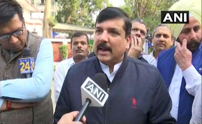 #DelhiElections2020 : मतदान प्रतिशत कितना? AAP ने EC को घेरा, कहा- ''दाल में कुछ काला है''