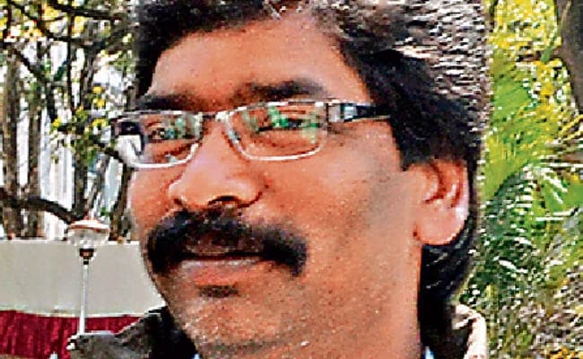 रांची : मुख्यमंत्री ने पूछा 30 दिनों में क्यों नहीं होता म्यूटेशन