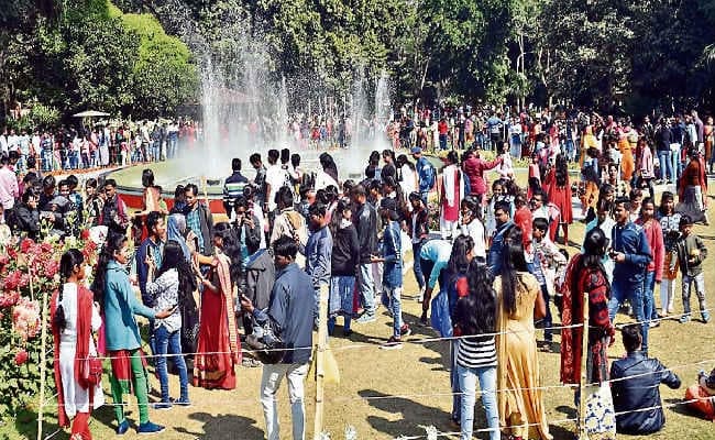 रांची : राजभवन पहुंचे एक लाख 425 लोग