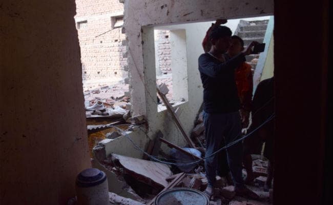 पटना : छोटे सिलेंडर में विस्फोट से चार मकान क्षतिग्रस्त, पांच लोग जख्मी, FSL टीम को बुलाया गया