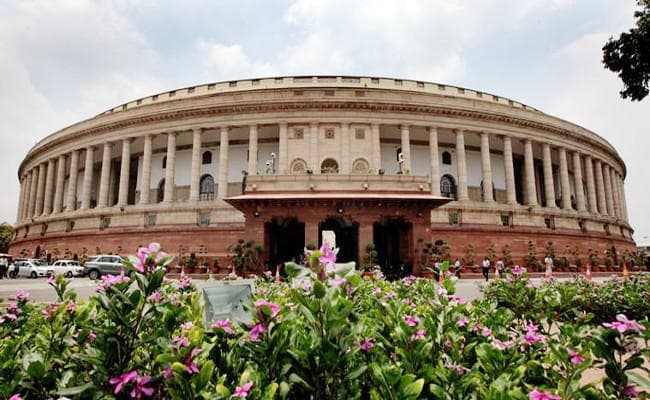 Parliament : आरक्षण पर SC के फैसले पर लोकसभा में हंगामा, राजनाथ ने कहा- राजनीति ठीक नहीं