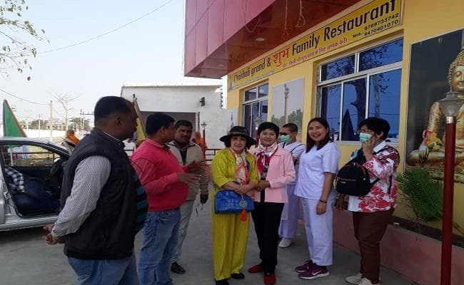 Corona Virus का डर : बिहार के वैशाली में मेडिकल कैंप लगा कर की जा रही विदेशी सैलानियों की जांच