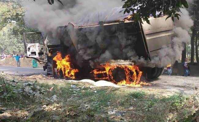 तेतरियाखांड़ कोल साइडिंग में लेवी के लिए आगजनी, अपराधियों ने मचाया उत्पात