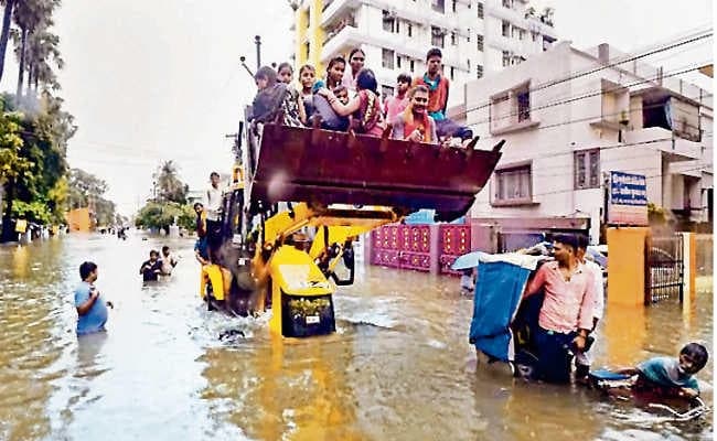 पटना को डुबोने वाले एक आइएएस समेत 19 सस्पेंड, सात हुए बर्खास्त