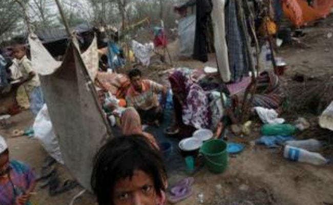 नाव डूबने से 14 रोहिंग्या शरणार्थियों की मौत, कई लापता