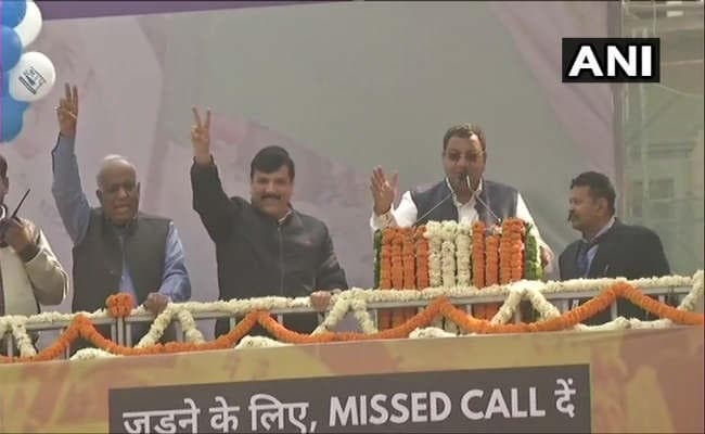 Delhi Assembly Election Results 2020: रुझानों में AAP को बहुमत के बाद पार्टी दफ्तर में जश्न, BJP खेमे में सन्नाटा