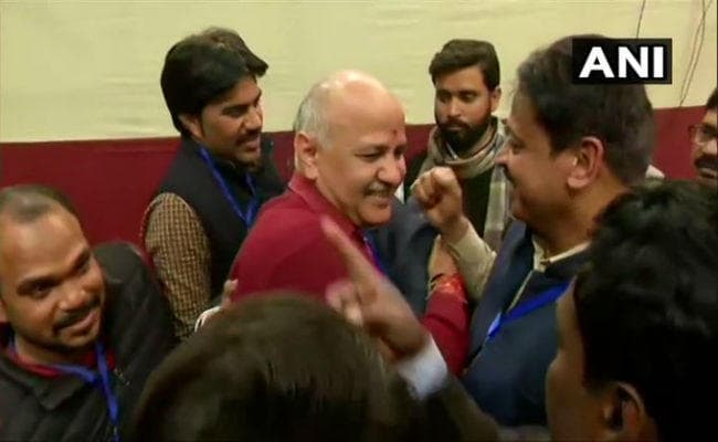 Delhi Election Results Live Update:  जानें दिग्गजों का हाल, कड़े मुकाबले में मनीष सिसौदिया पटपड़गंज से आगे