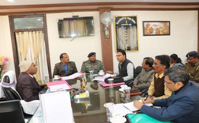 सिमडेगा उपायुक्त का निर्देश, पेट्रोल पम्‍पों पर बिना हेलमेट के नहीं मिलेगा तेल