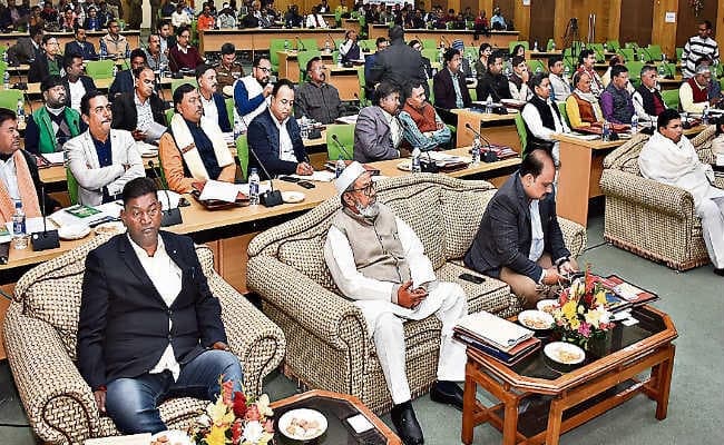 रांची :संसदीय व्यवस्था सिखाने आये विशेषज्ञ, सीखनेवाले आधे विधायक पहुंचे ही नहीं