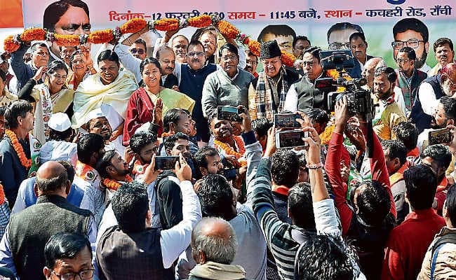 रांची : खिलाड़ी, प्रोफेसर, वकील सहित कई कांग्रेस से जुड़े