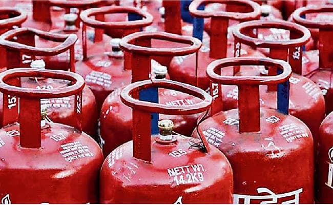 रांची : रसोई गैस महंगी, 149 रुपये बढ़ा दाम, सब्सिडी वाले ग्राहकों पर ज्यादा बोझ नहीं