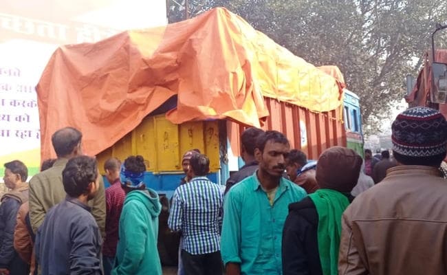 बोकारो से बिहार जा रहा विदेशी शराब लदा ट्रक चंद्रपुरा में जब्त, रांची के चालक समेत दो गिरफ्तार