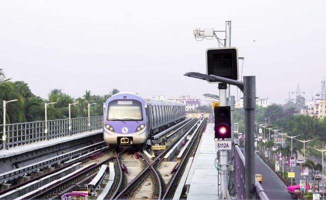 कोलकाता में ईस्ट-वेस्ट मेट्रो के फर्स्ट फेज का 5 बजे उद्घाटन करेंगे रेल मंत्री गोयल, डेढ़ घंटे की यात्रा अब 13 मिनट में