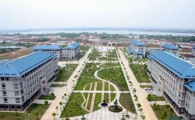 Corona Virus : हुबेई यूनिवर्सिटी कैंपस में अस्पताल बनायेगा चीन, त्राहिमाम कर रहे भारत-पाकिस्तान के छात्र