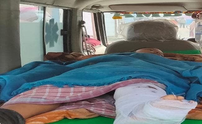 मधेपुरा में बच्चों से भरी स्कूल बस पलटी, दो छात्रों की हालत गंभीर, कई घायल