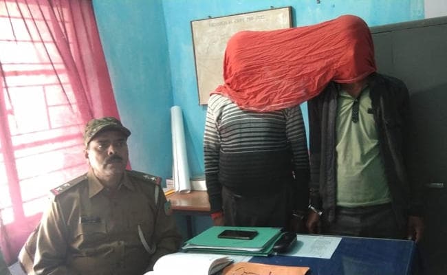 नक्सलियों के दो मददगार पलामू से गिरफ्तार, लेवी वसूलने के लिए उपलब्ध कराते थे मोबाइल नंबर