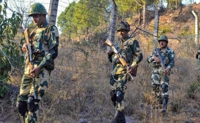 सीमा पार से पाकिस्तानी सैनिकों की गोलाबारी में एक ग्रामीण की मौत, चार घायल