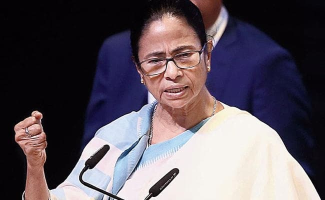 कांग्रेस और सीपीएम ने भाजपा के सामने हथियार डाले : ममता