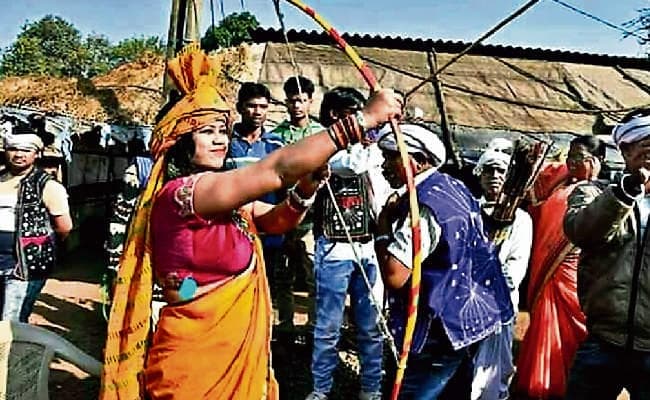 आदिवासियों को नेटिव अमेरिकन जैसा आइडी कार्ड मिले : बबीता