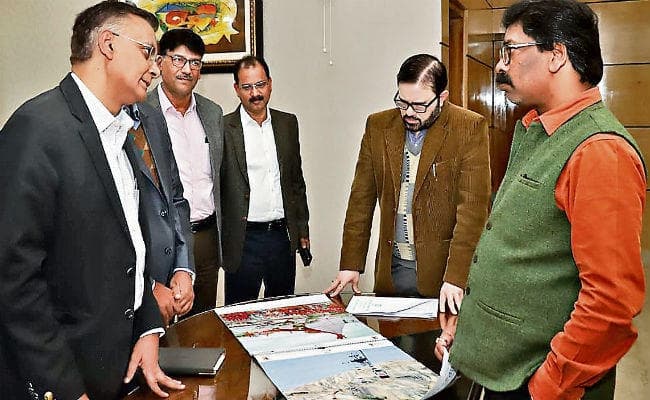 रांची : सीएम ने पर्यटन विभाग के कैलेंडर का किया विमोचन