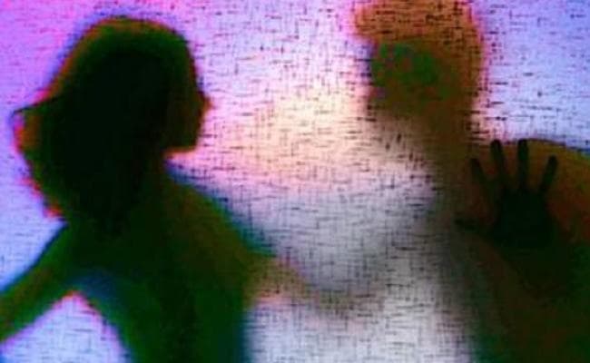 वैलेंटाइन डे : जब बीच सड़क प्रेमिका ने की प्रेमी की धुनाई