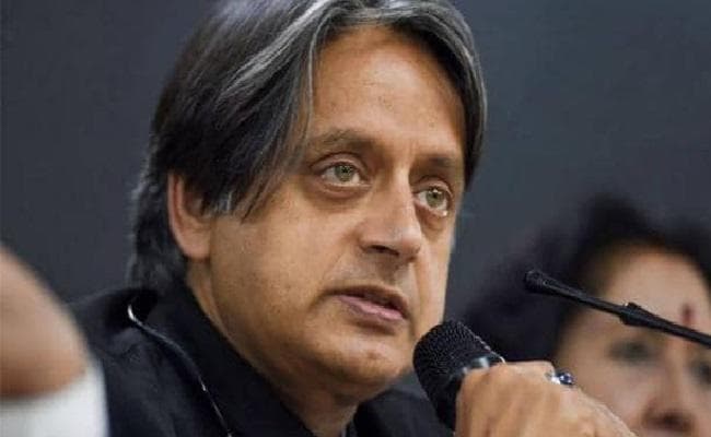 पीएम मोदी मानहानि मामला : अदालत में नहीं हुए पेश, तो लगा शशि थरूर पर पांच हजार का हर्जाना