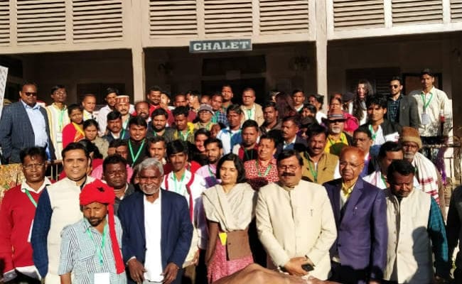 नेतरहाट में प्रथम राष्ट्रीय आदिवासी व लोक चित्रकला शिविर का हुआ समापन