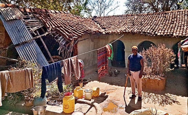 महानायक बुधू भगत के गांव को है रहनुमा का इंतजार