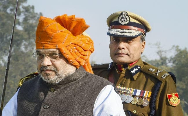 शरारती तत्वों से निपटते वक्त दिल्ली पुलिस को संयम बरतना चाहिए : शाह